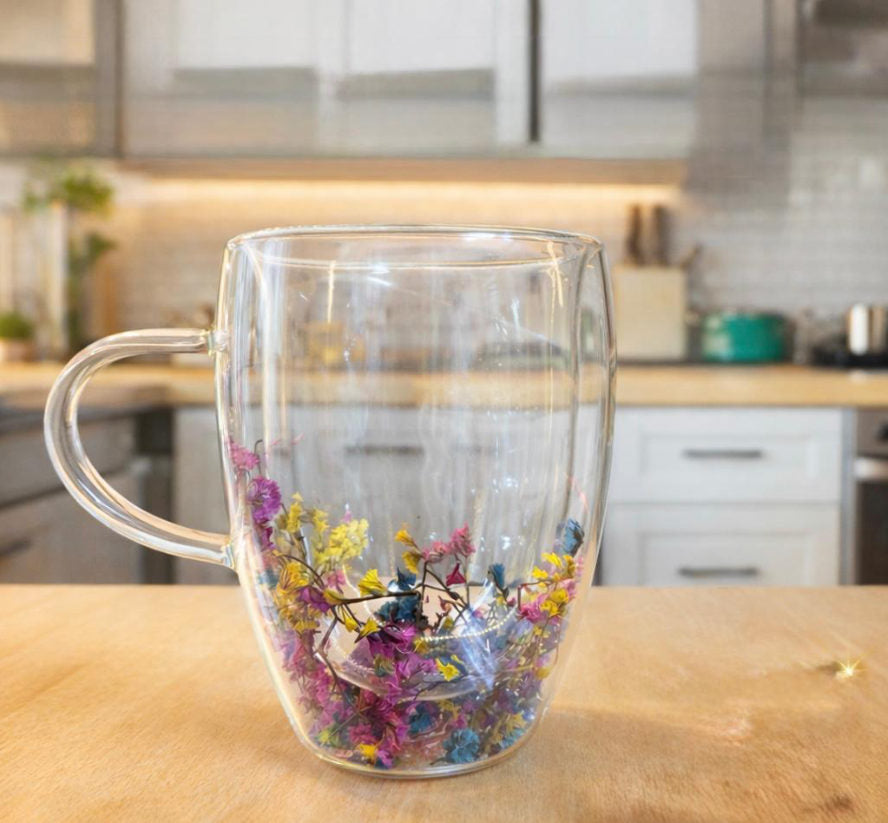Taza doble fondo con flores secas